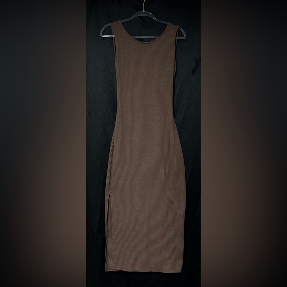 Chic Sleeveless Brown Midi Dress